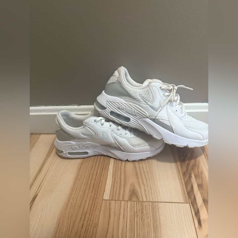 Women’s Nike Excee